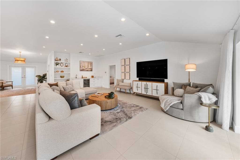 516 Neapolitan Ln, Naples, FL 34103-14