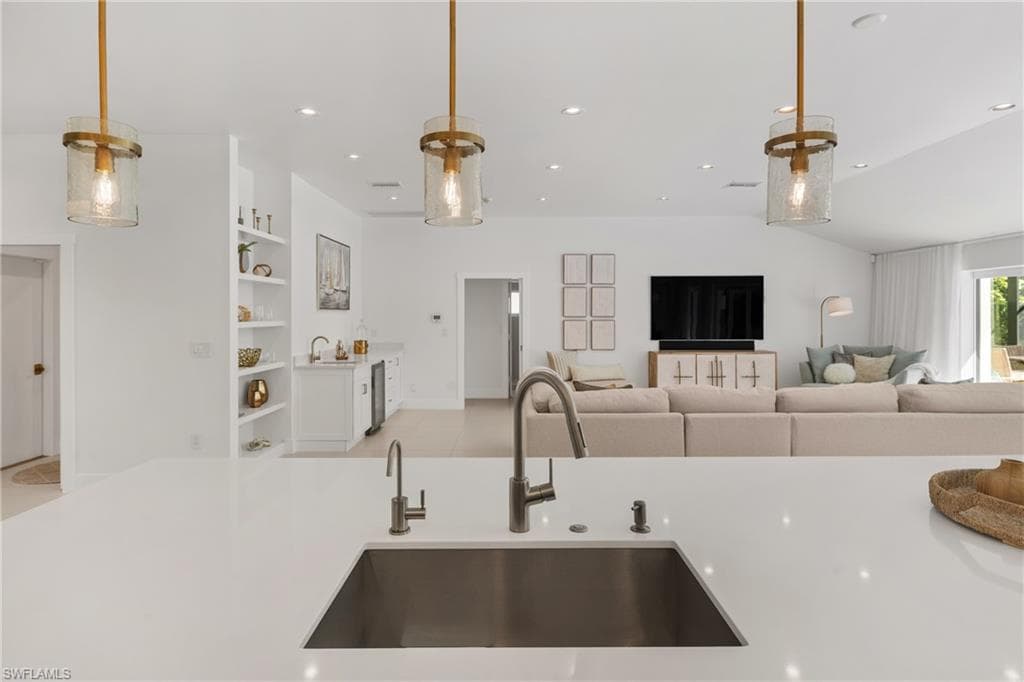 516 Neapolitan Ln, Naples, FL 34103-16