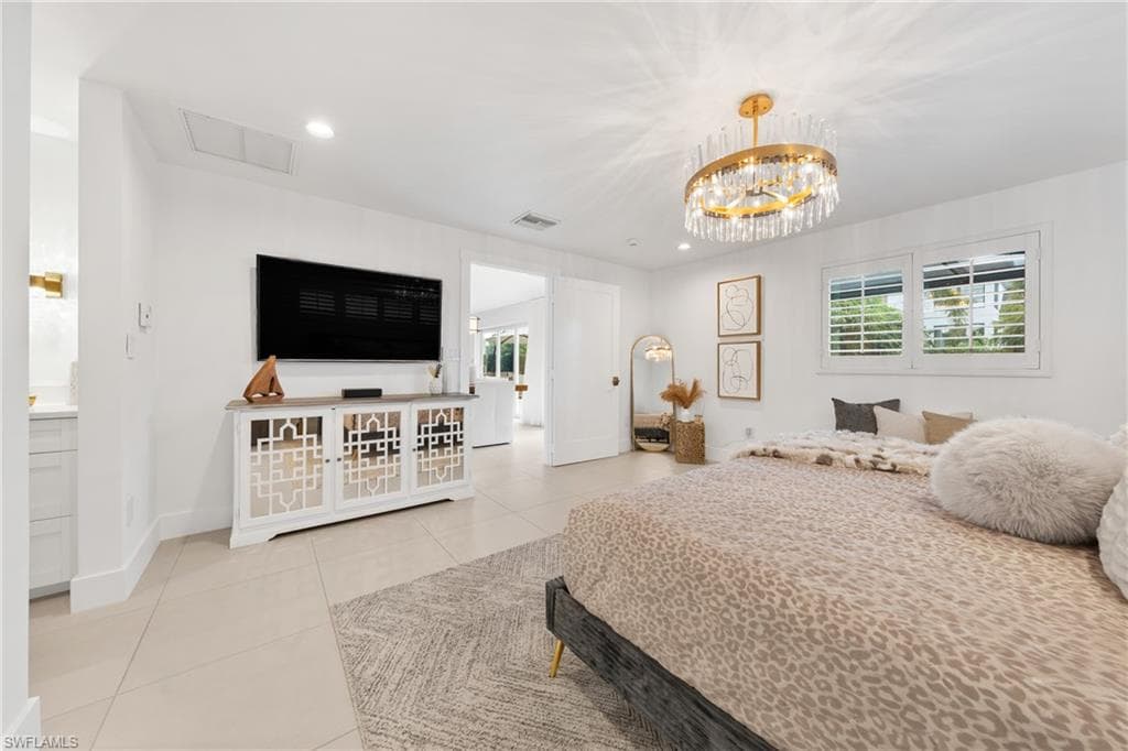 516 Neapolitan Ln, Naples, FL 34103-22