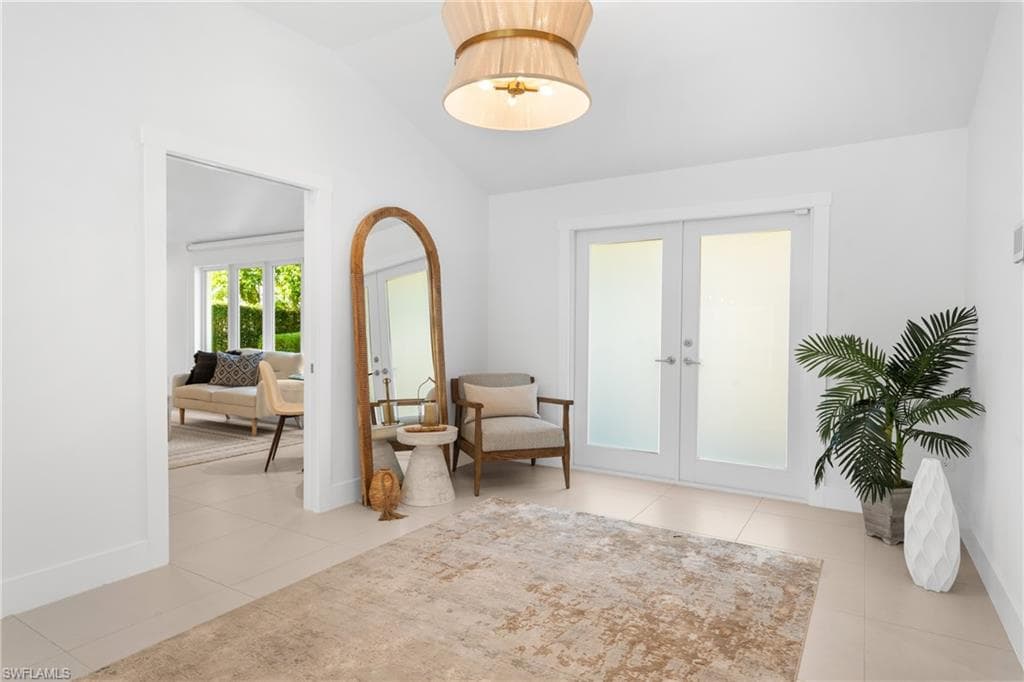 516 Neapolitan Ln, Naples, FL 34103-32