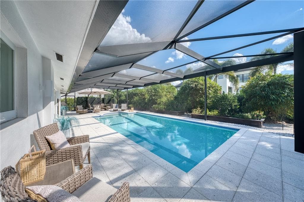 516 Neapolitan Ln, Naples, FL 34103-36