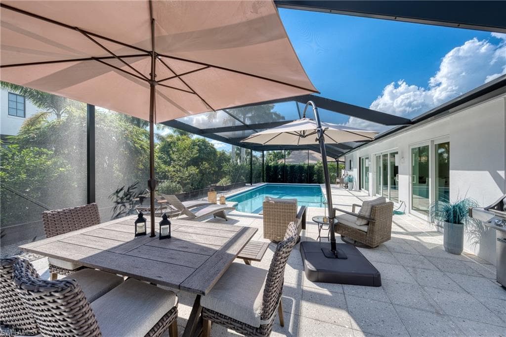 516 Neapolitan Ln, Naples, FL 34103-38