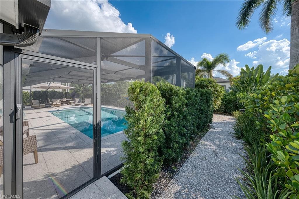 516 Neapolitan Ln, Naples, FL 34103-39