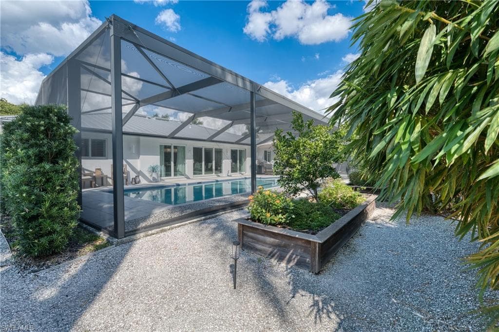 516 Neapolitan Ln, Naples, FL 34103-40