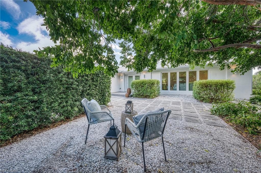 516 Neapolitan Ln, Naples, FL 34103-42