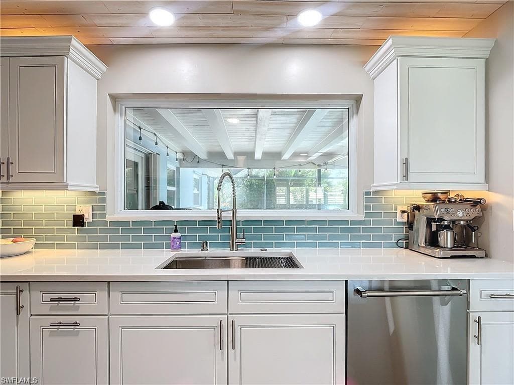 2818 17th Pl, Cape Coral, FL 33904-8