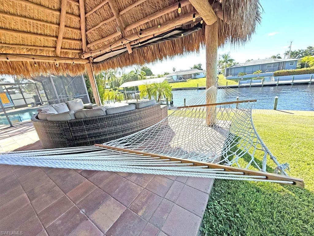 2818 17th Pl, Cape Coral, FL 33904-37