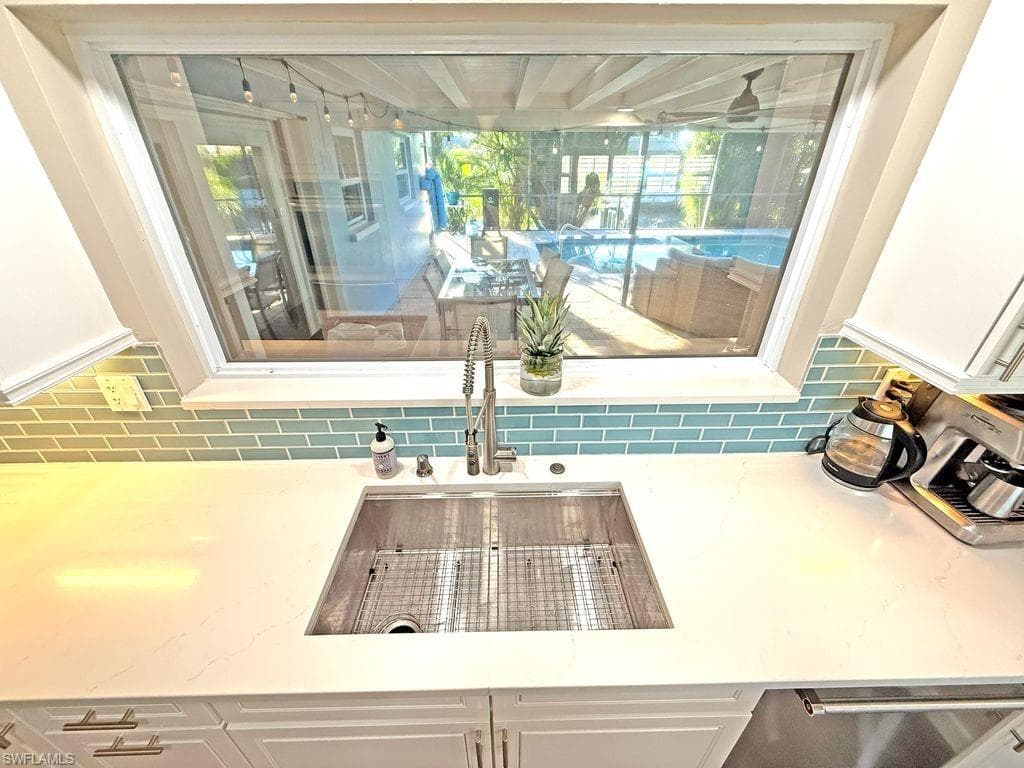 2818 17th Pl, Cape Coral, FL 33904-45