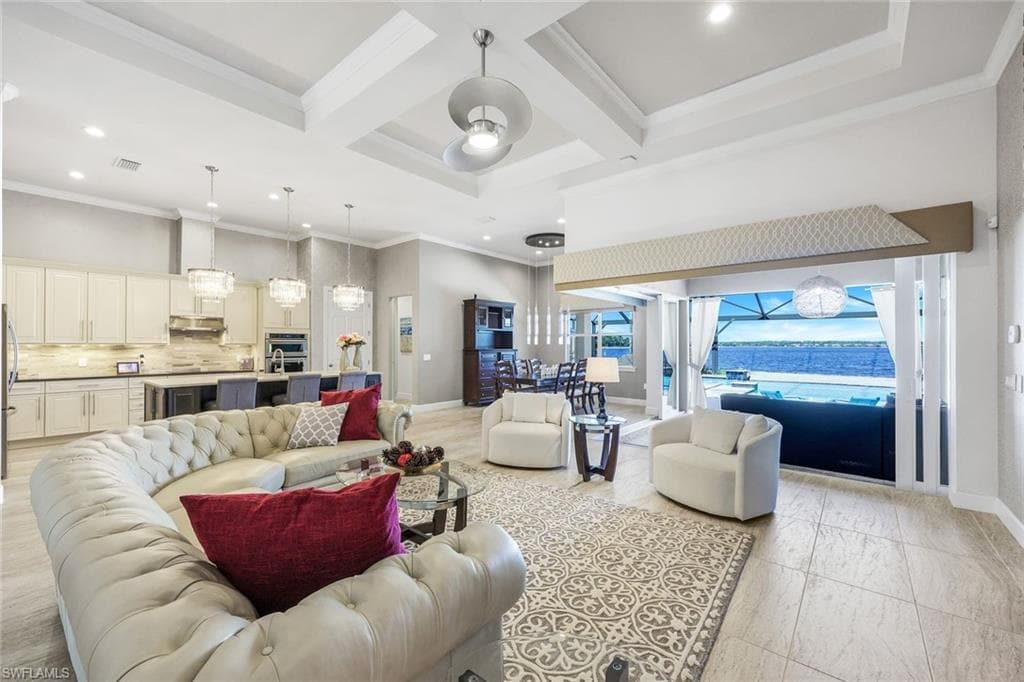 9075 Breakwater Dr, Naples, FL 34120-8