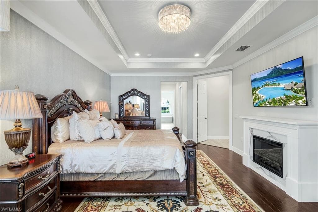 9075 Breakwater Dr, Naples, FL 34120-15