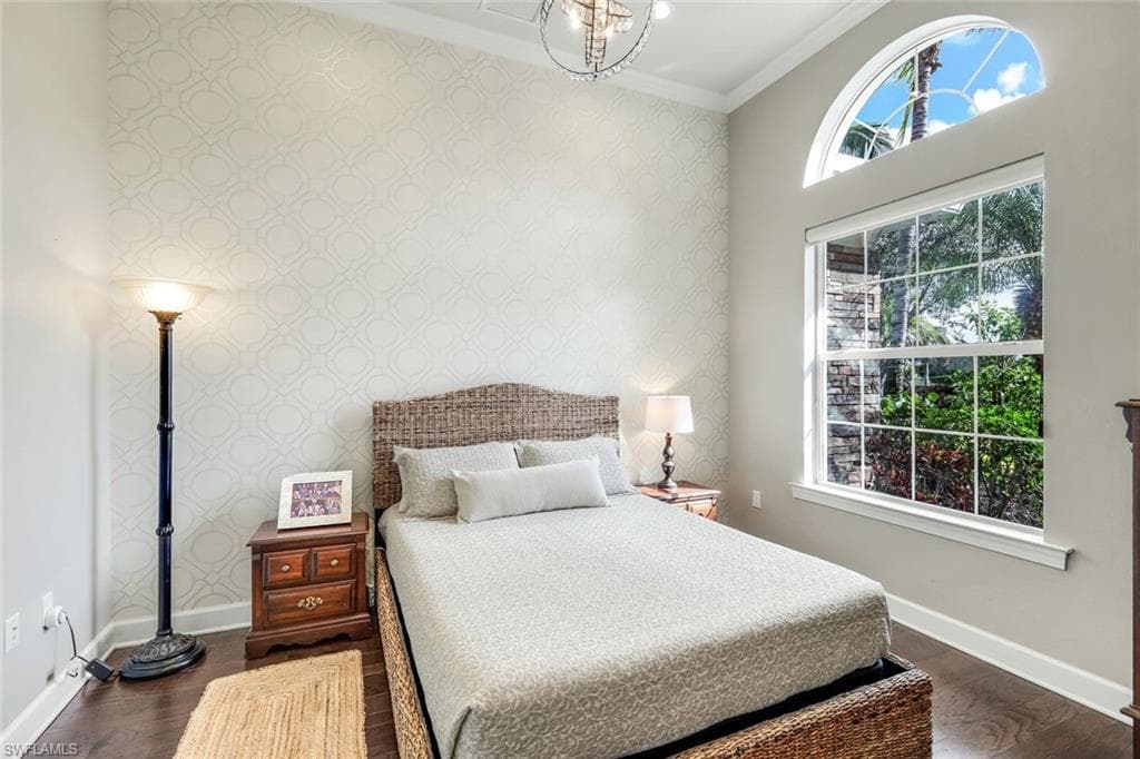 9075 Breakwater Dr, Naples, FL 34120-18