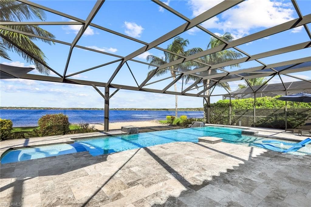 9075 Breakwater Dr, Naples, FL 34120-31