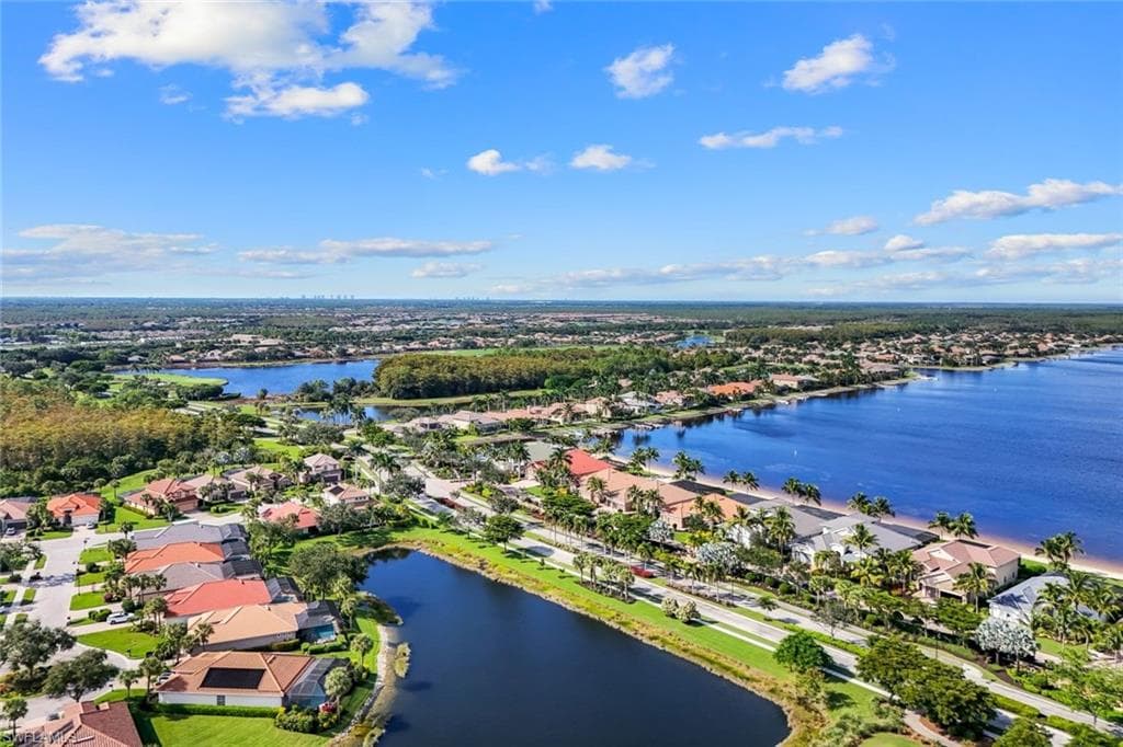 9075 Breakwater Dr, Naples, FL 34120-4