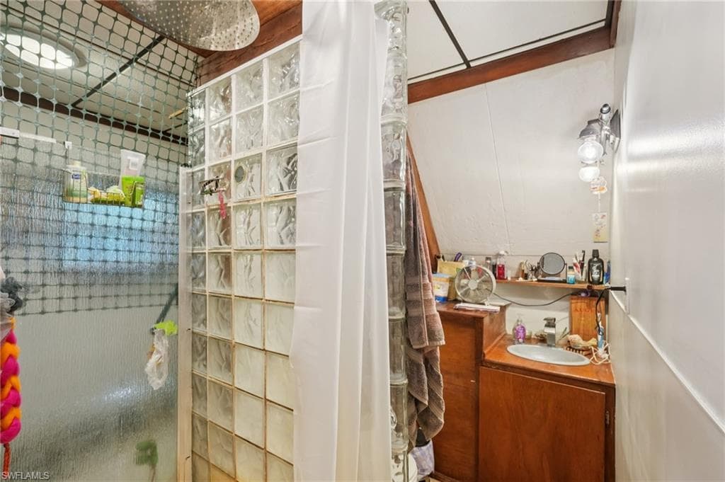 2010 Jung Blvd E, Naples, FL 34120-12