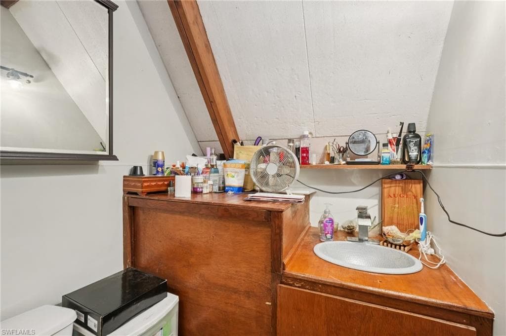 2010 Jung Blvd E, Naples, FL 34120-13