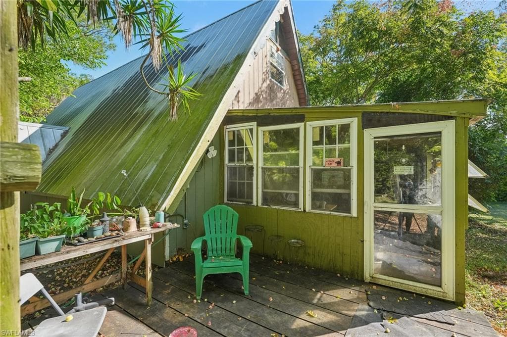 2010 Jung Blvd E, Naples, FL 34120-25