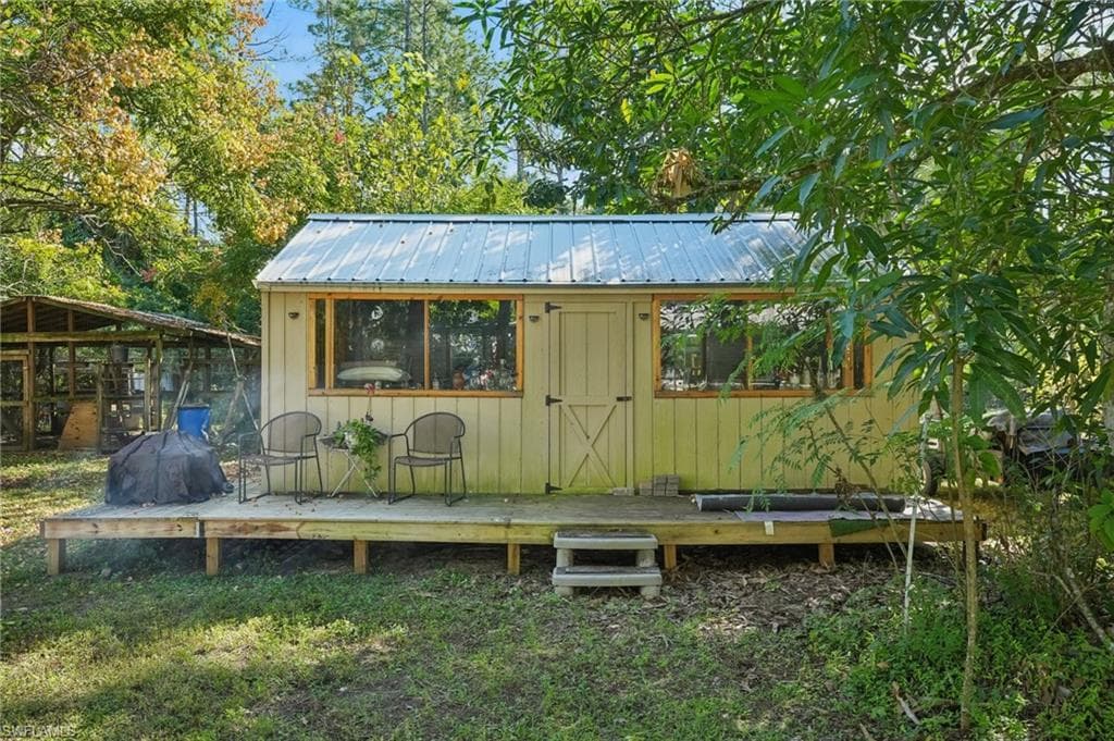 2010 Jung Blvd E, Naples, FL 34120-29