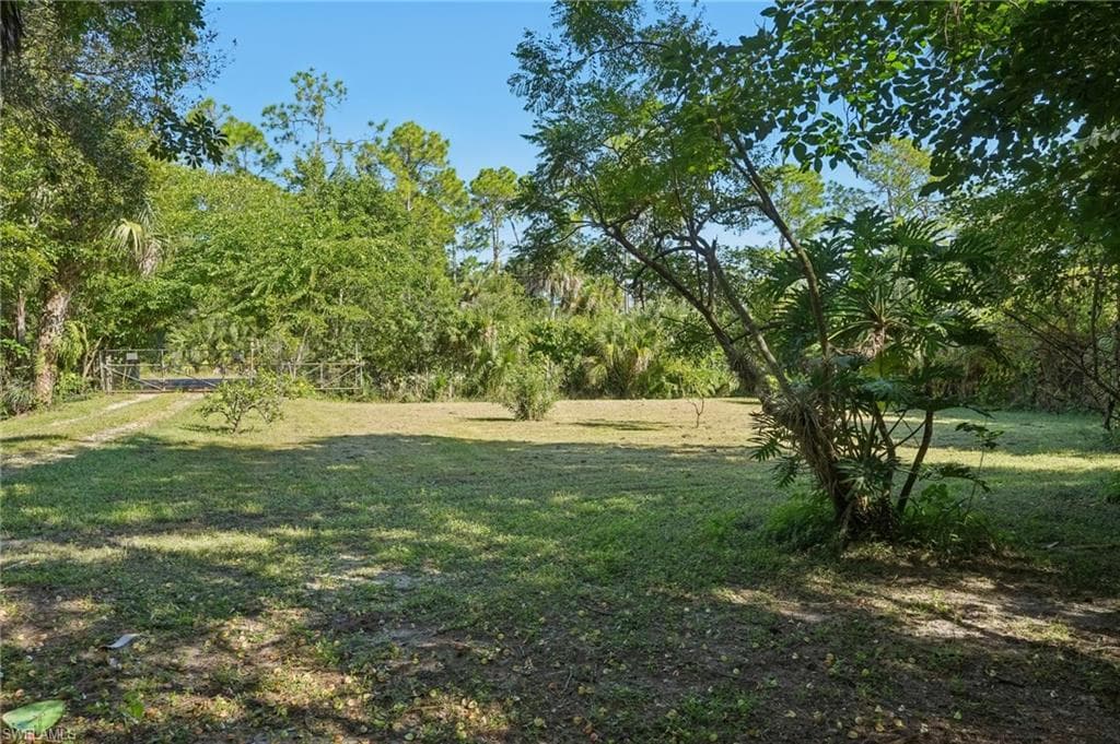 2010 Jung Blvd E, Naples, FL 34120-35