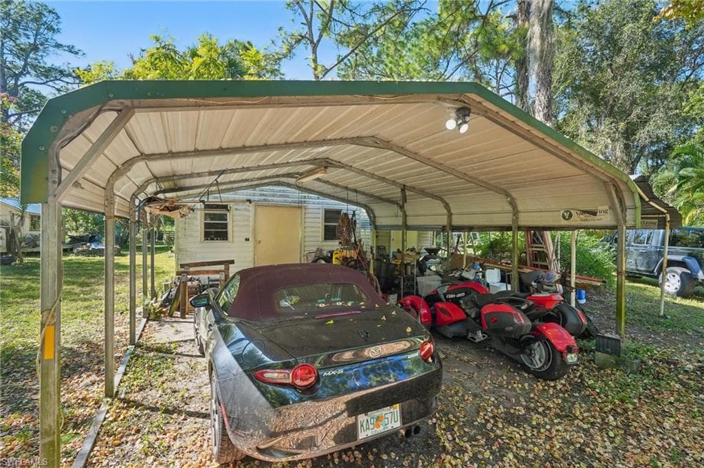 2010 Jung Blvd E, Naples, FL 34120-36