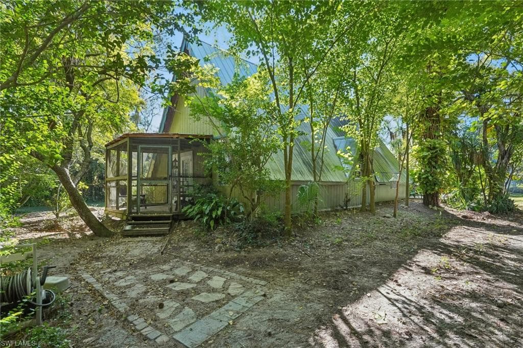 2010 Jung Blvd E, Naples, FL 34120-2