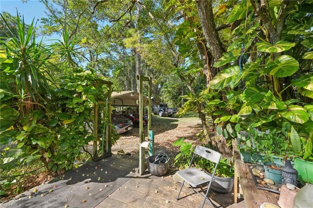 2010 Jung Blvd E, Naples, FL 34120-43