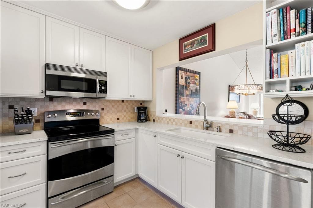 5950 Amherst Dr A306, Naples, FL 34112-9