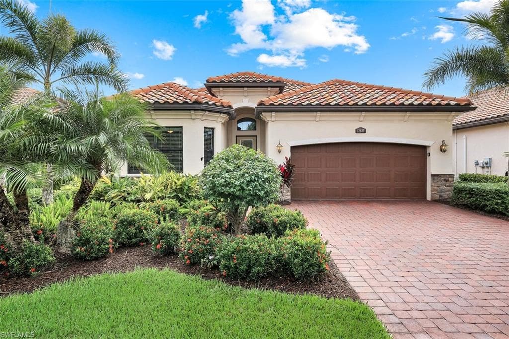 12832 Kinross Ln, Naples, FL 34120-23