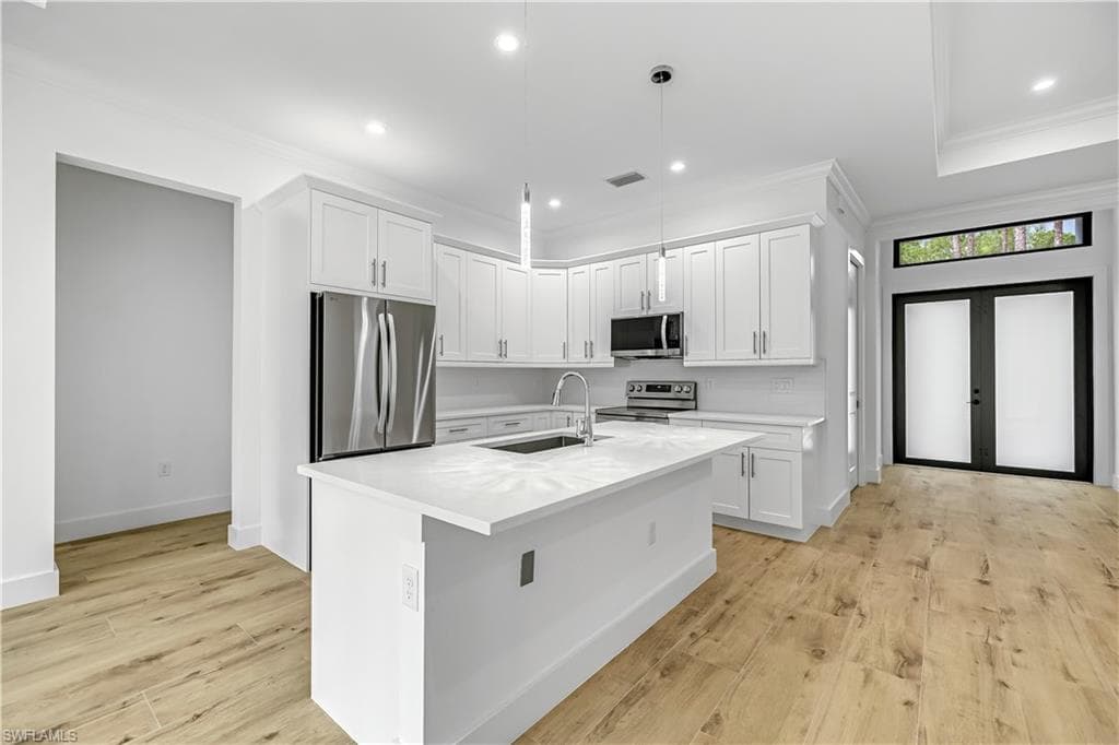 2668 39th Ave NE, Naples, FL 34120-19