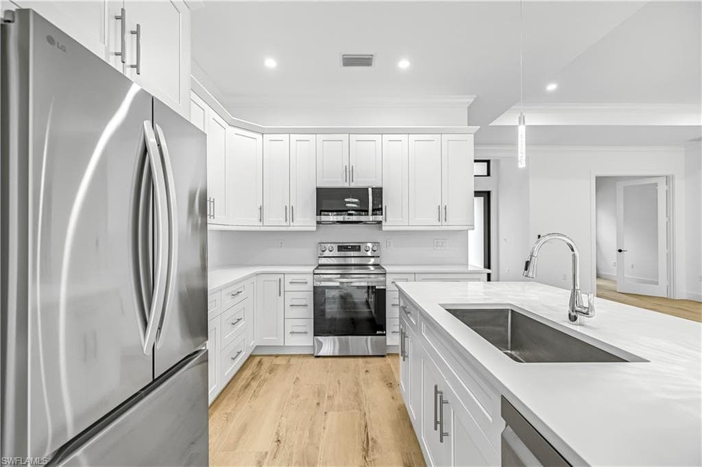 2668 39th Ave NE, Naples, FL 34120-20