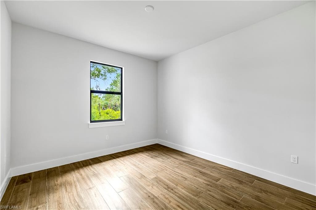 2668 39th Ave NE, Naples, FL 34120-30