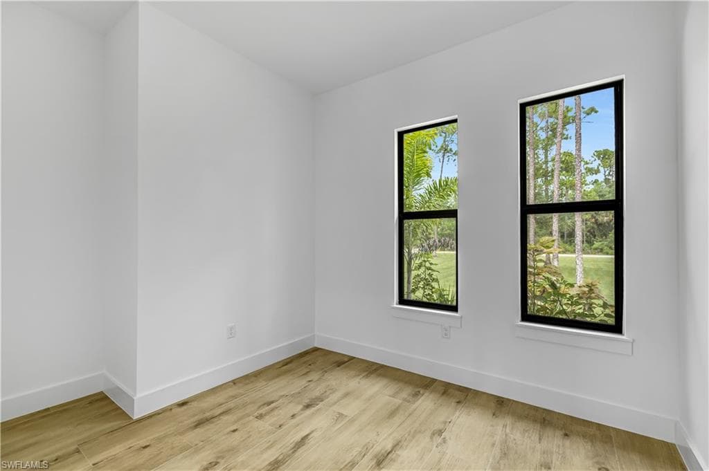 2668 39th Ave NE, Naples, FL 34120-33