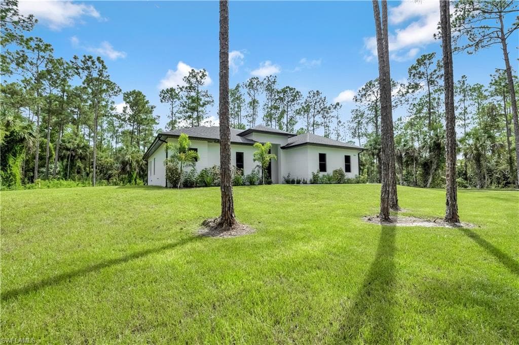 2668 39th Ave NE, Naples, FL 34120-5