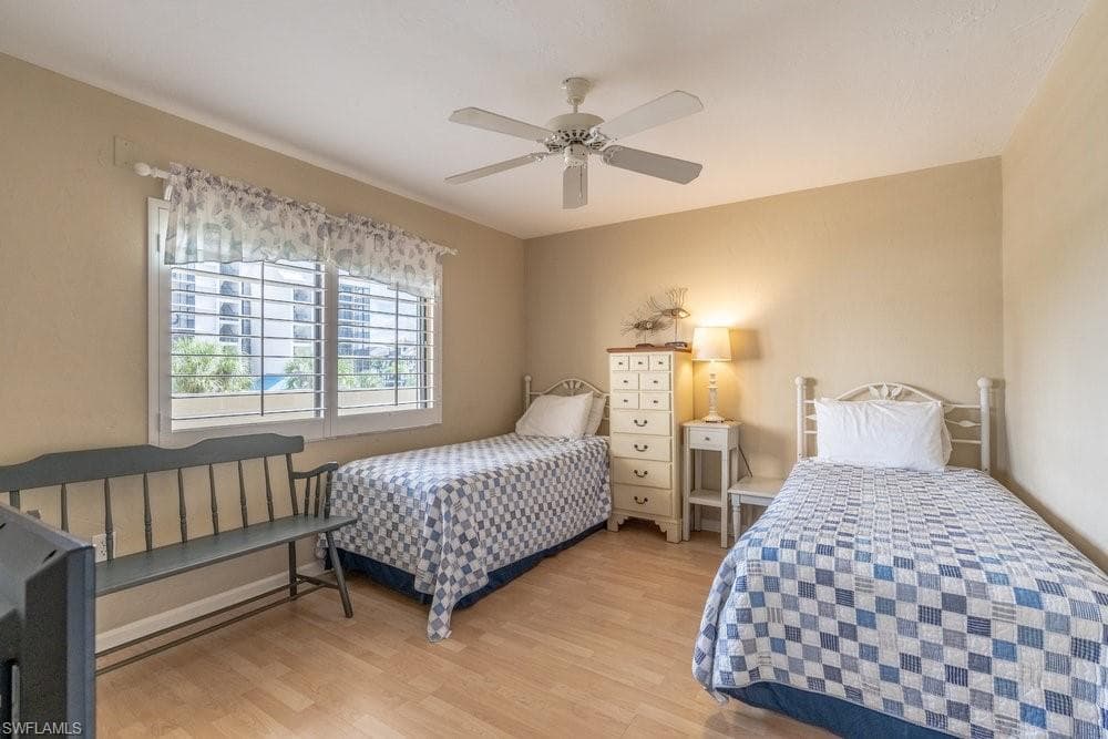 10475 Gulf Shore Dr 122, Naples, FL 34108-21