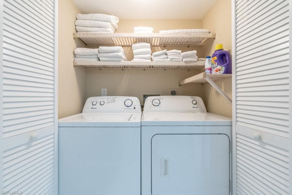 10475 Gulf Shore Dr 122, Naples, FL 34108-25