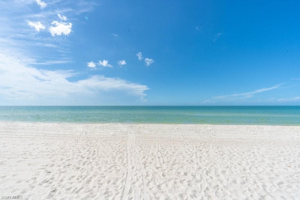 10475 Gulf Shore Dr 122, Naples, FL 34108-26