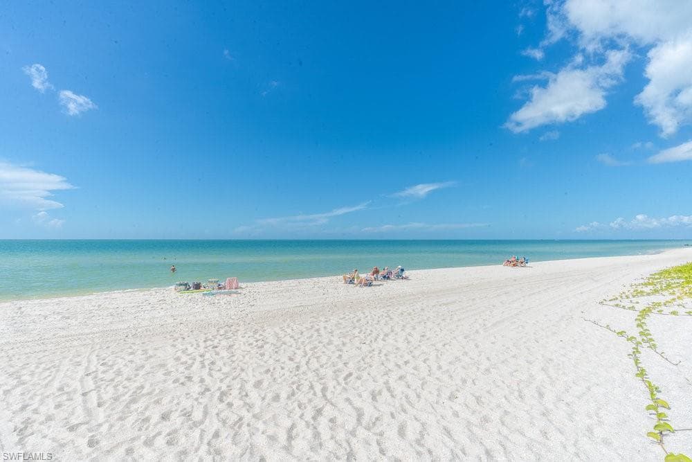 10475 Gulf Shore Dr 122, Naples, FL 34108-4