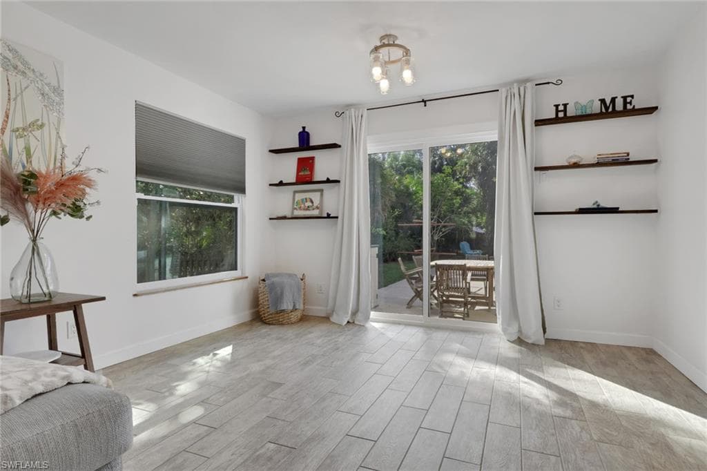 5092 Boxwood Way, Naples, FL 34116-10