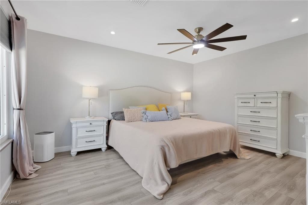 5092 Boxwood Way, Naples, FL 34116-18