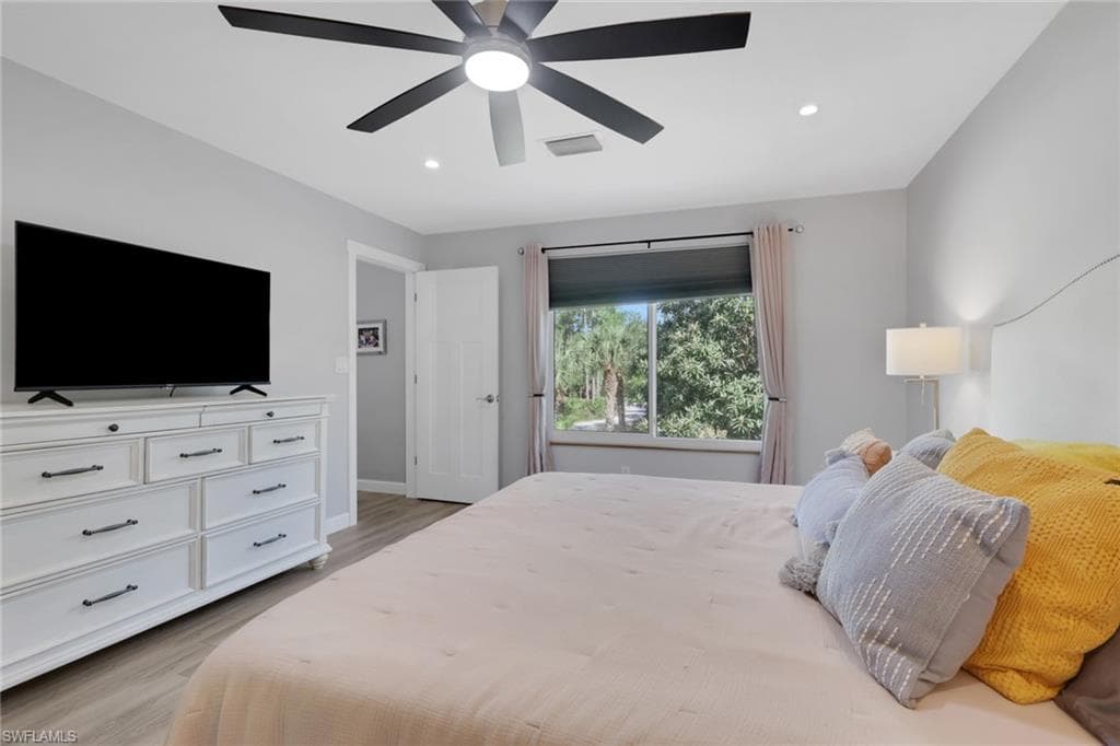 5092 Boxwood Way, Naples, FL 34116-19