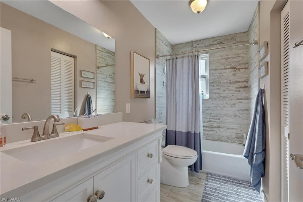 5092 Boxwood Way, Naples, FL 34116-24