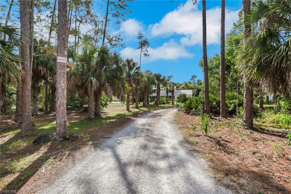 5092 Boxwood Way, Naples, FL 34116-1