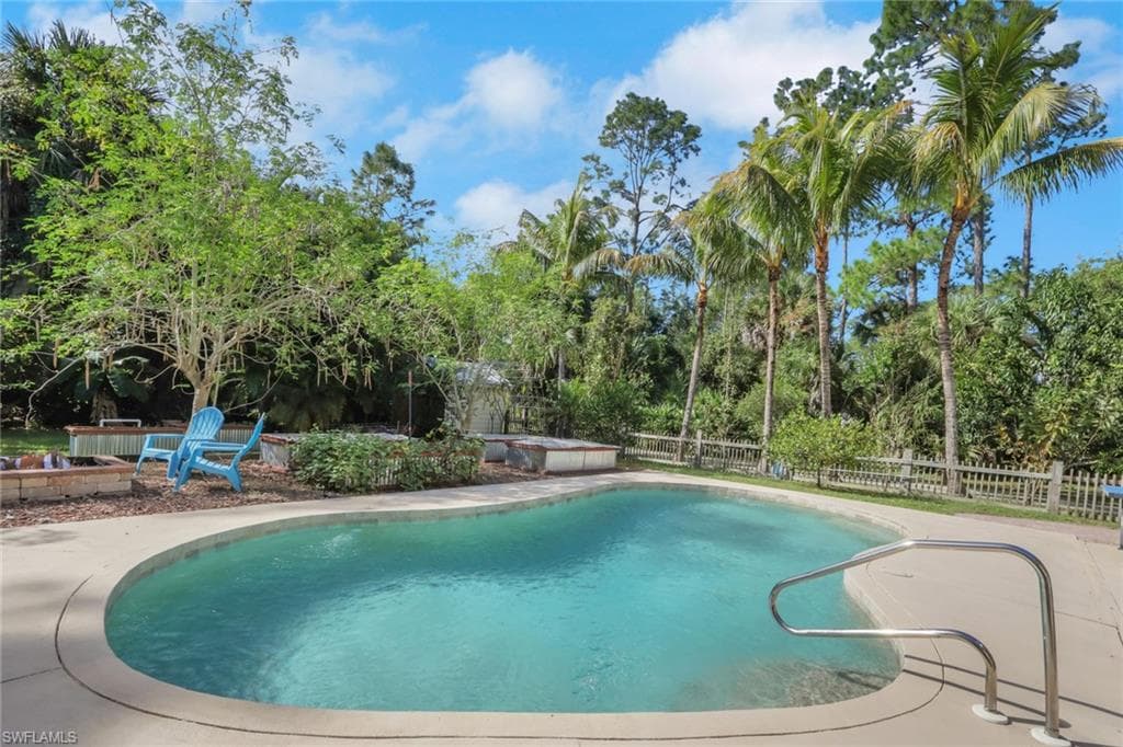 5092 Boxwood Way, Naples, FL 34116-30