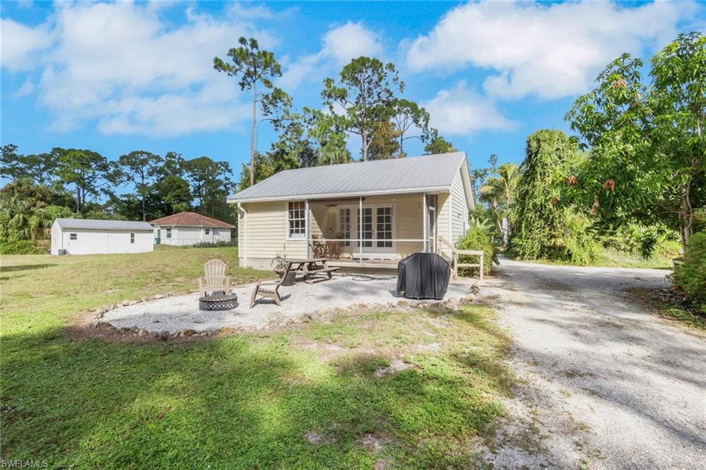 5092 Boxwood Way, Naples, FL 34116-39