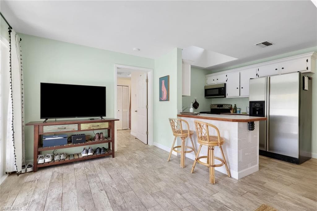 5092 Boxwood Way, Naples, FL 34116-43