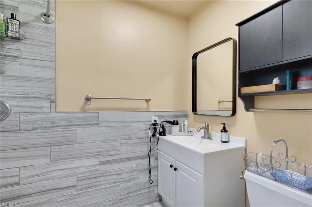 5092 Boxwood Way, Naples, FL 34116-46