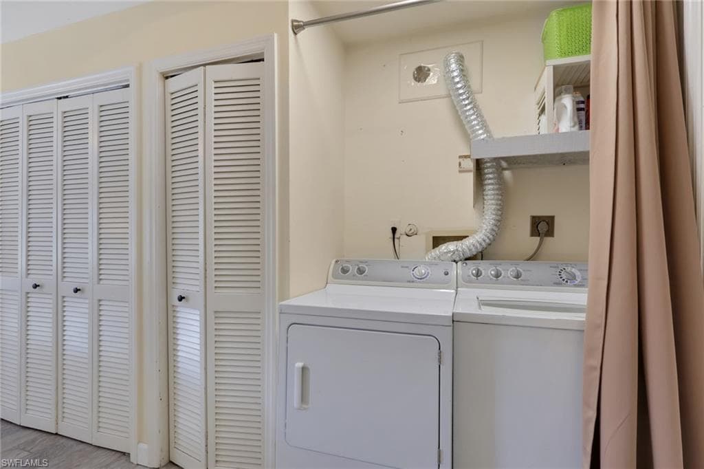 5092 Boxwood Way, Naples, FL 34116-47