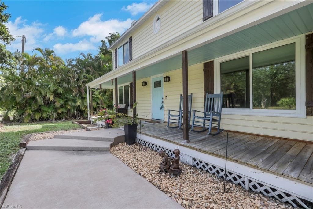 5092 Boxwood Way, Naples, FL 34116-5