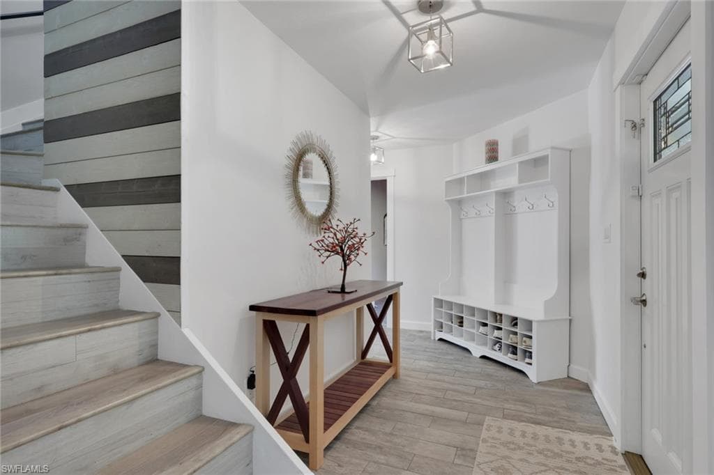 5092 Boxwood Way, Naples, FL 34116-7