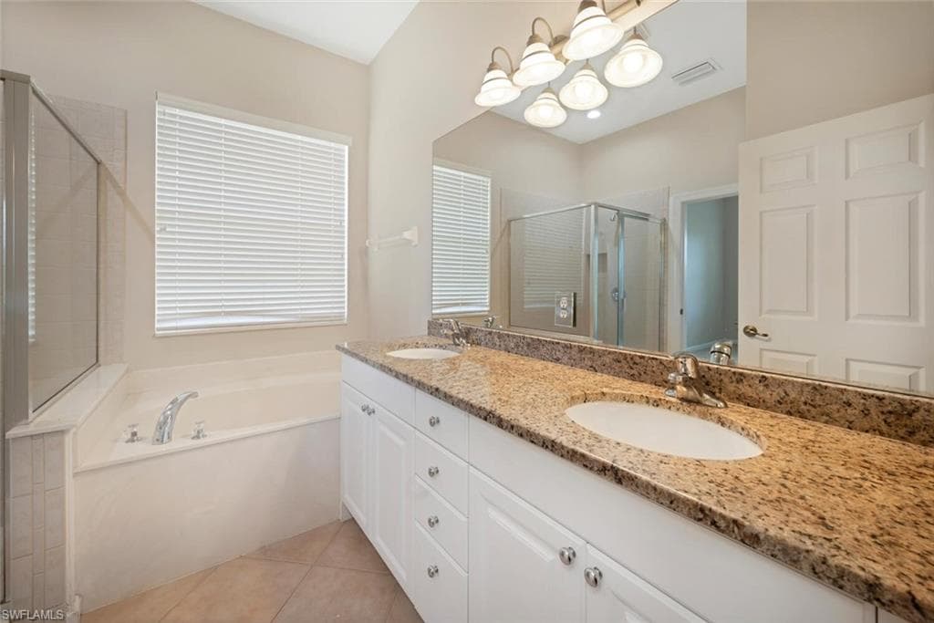 15825 Delaplata Ln, Naples, FL 34110-13