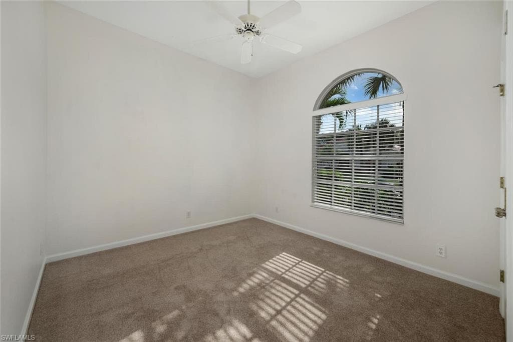 15825 Delaplata Ln, Naples, FL 34110-15